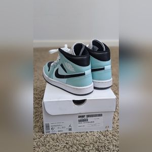 Air Jordan 1